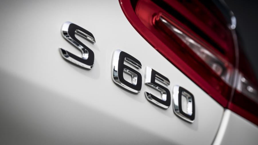 Логотип Mercedes-Maybach S650 Cabriolet 2017 года  (фото 33 из 43)